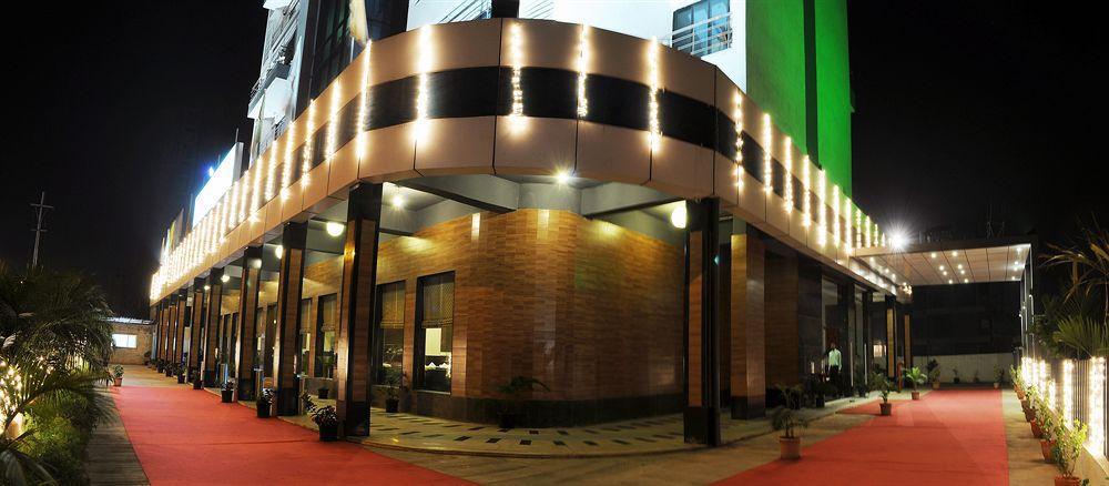 Pallavi A'Vida Navi Mumbai Exterior foto
