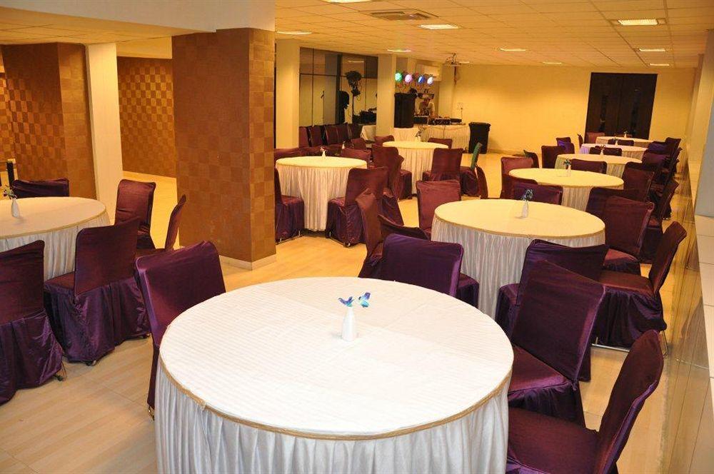 Pallavi A'Vida Navi Mumbai Exterior foto