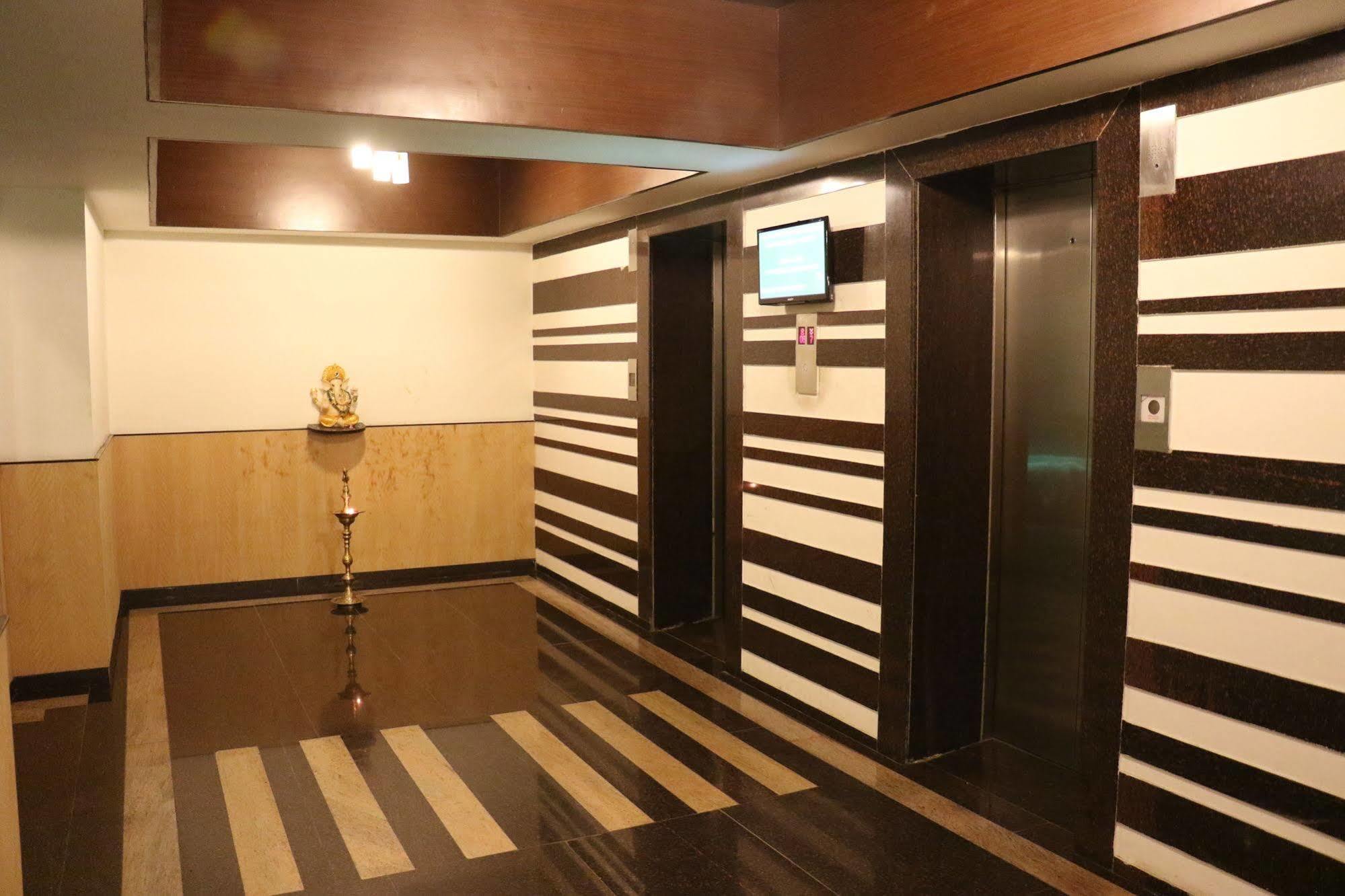 Pallavi A'Vida Navi Mumbai Exterior foto