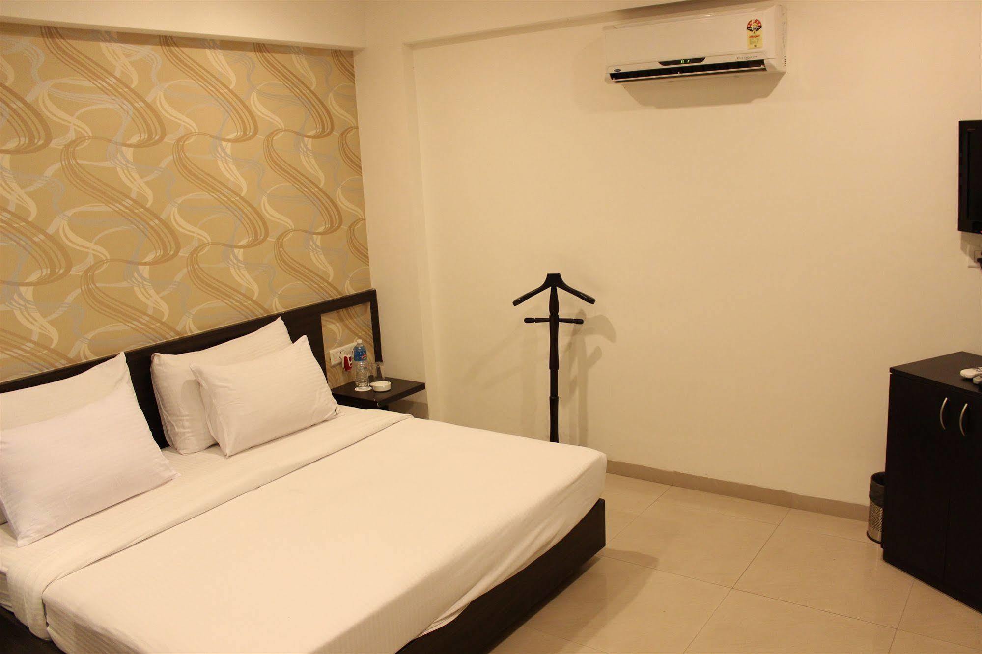 Pallavi A'Vida Navi Mumbai Exterior foto