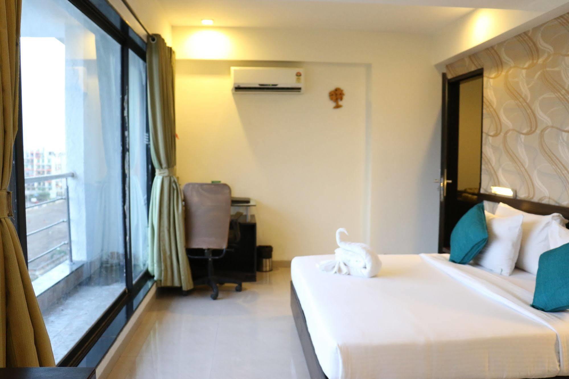 Pallavi A'Vida Navi Mumbai Exterior foto
