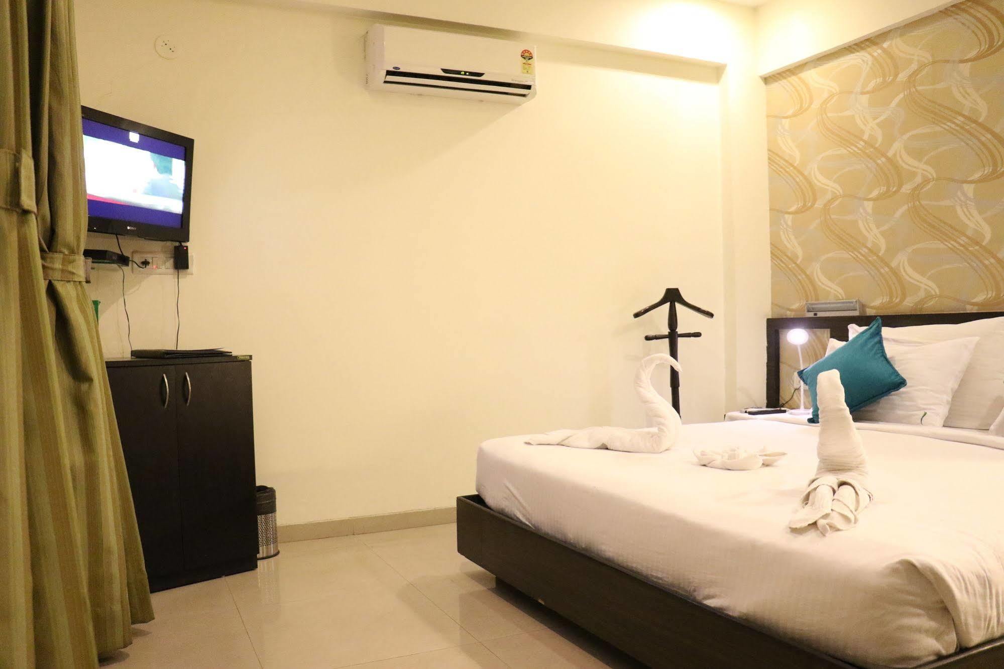 Pallavi A'Vida Navi Mumbai Exterior foto